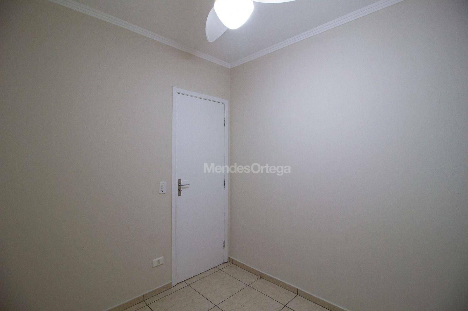 Apartamento para alugar com 3 quartos, 70m² - Foto 18