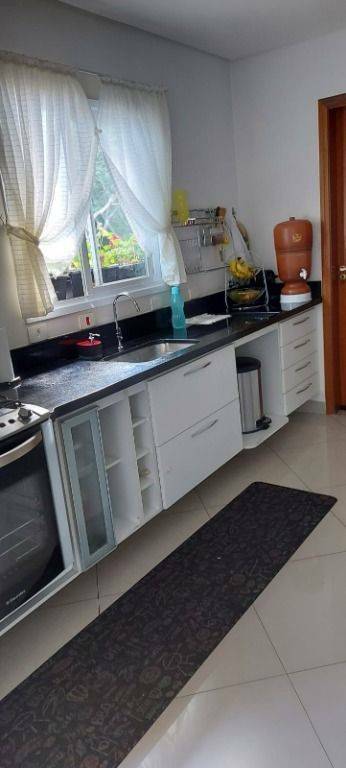 Casa de Condomínio à venda com 4 quartos, 240m² - Foto 5
