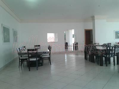 Apartamento para alugar com 3 quartos, 207m² - Foto 13