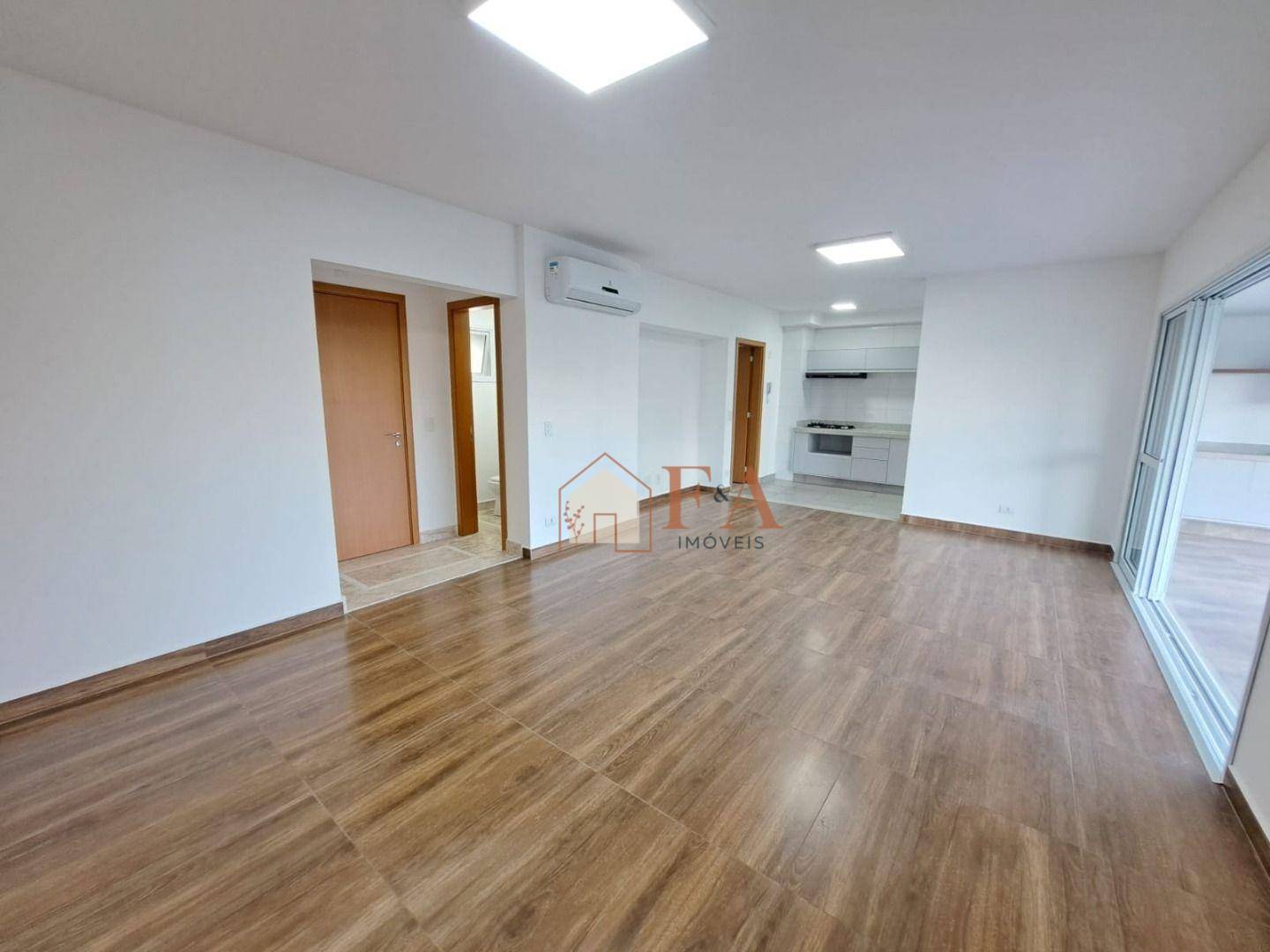 Apartamento à venda com 3 quartos, 140m² - Foto 1