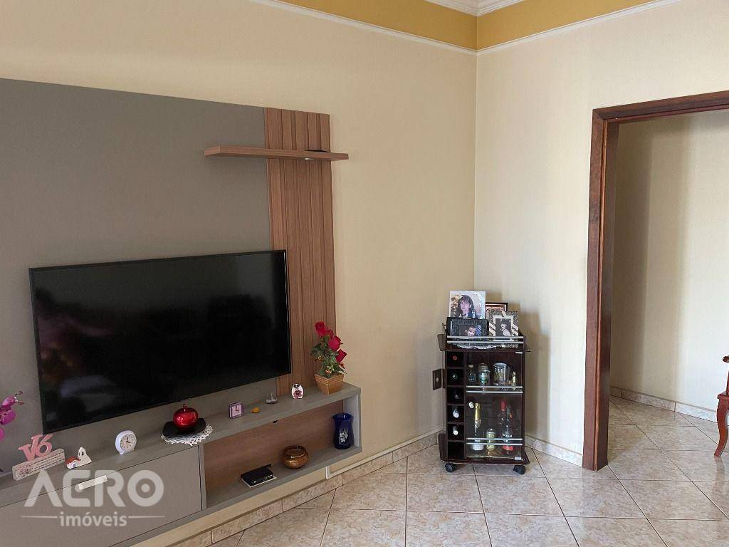 Casa à venda com 3 quartos, 161m² - Foto 3