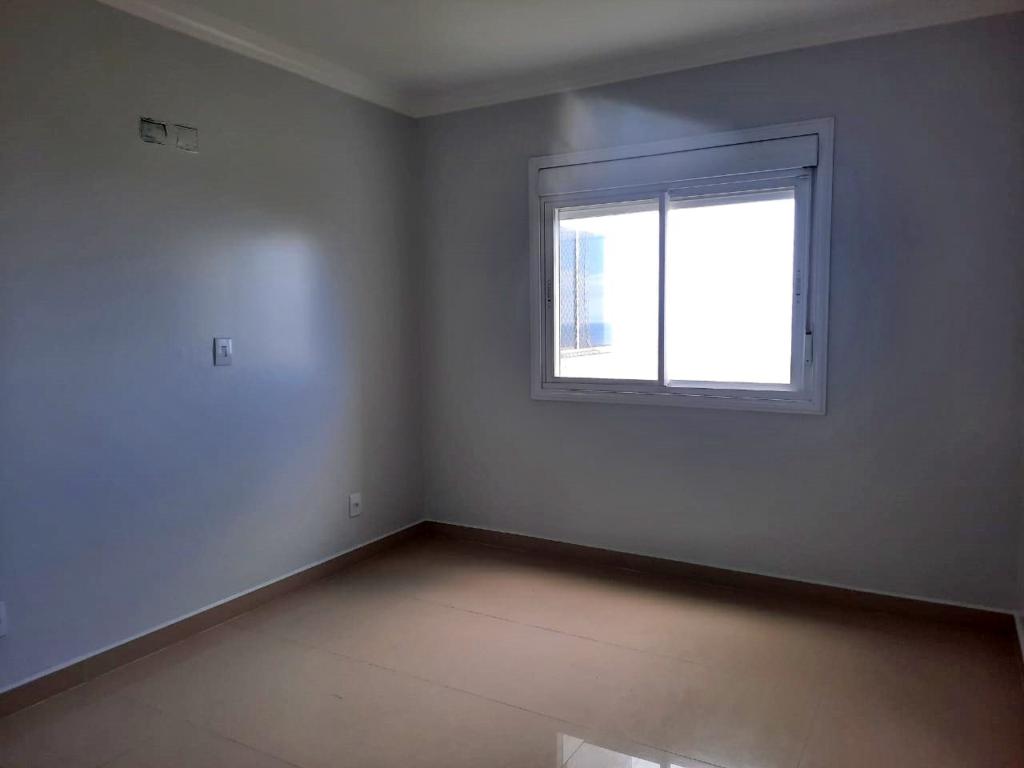 Apartamento à venda com 3 quartos, 95m² - Foto 9