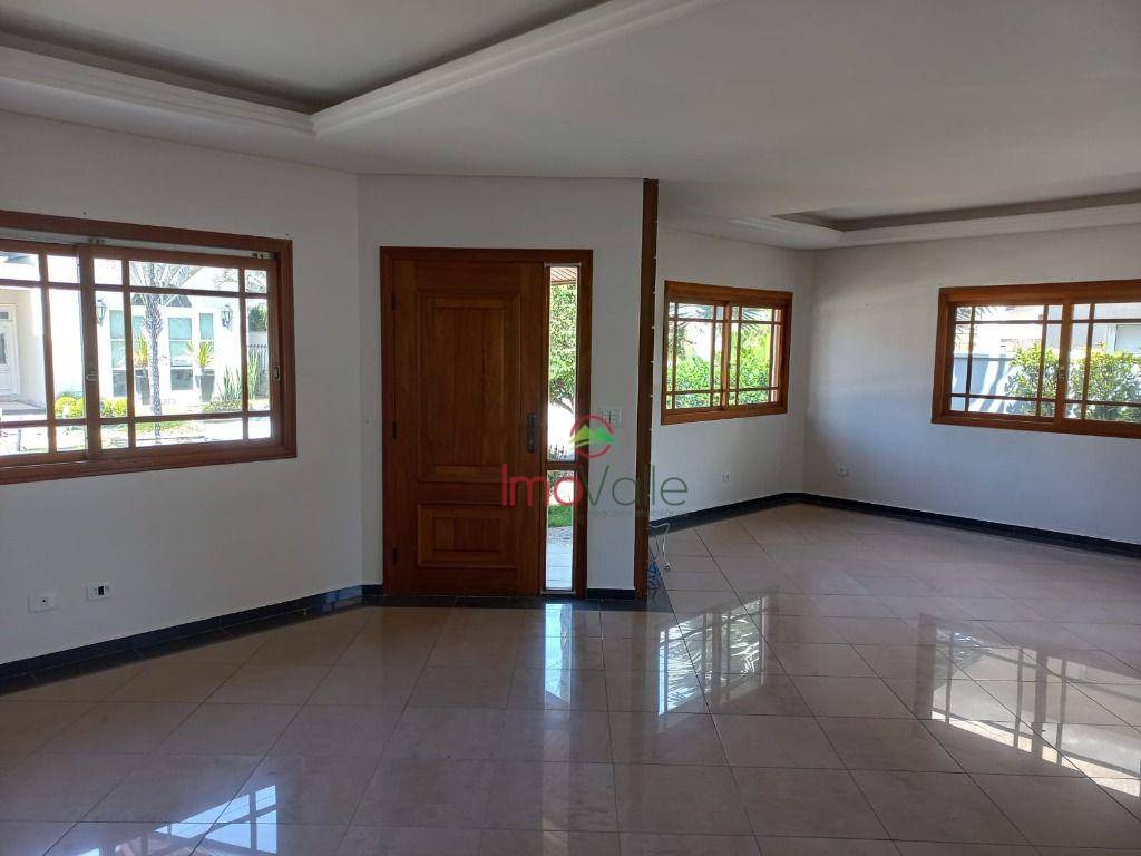 Casa de Condomínio à venda com 4 quartos, 360m² - Foto 2