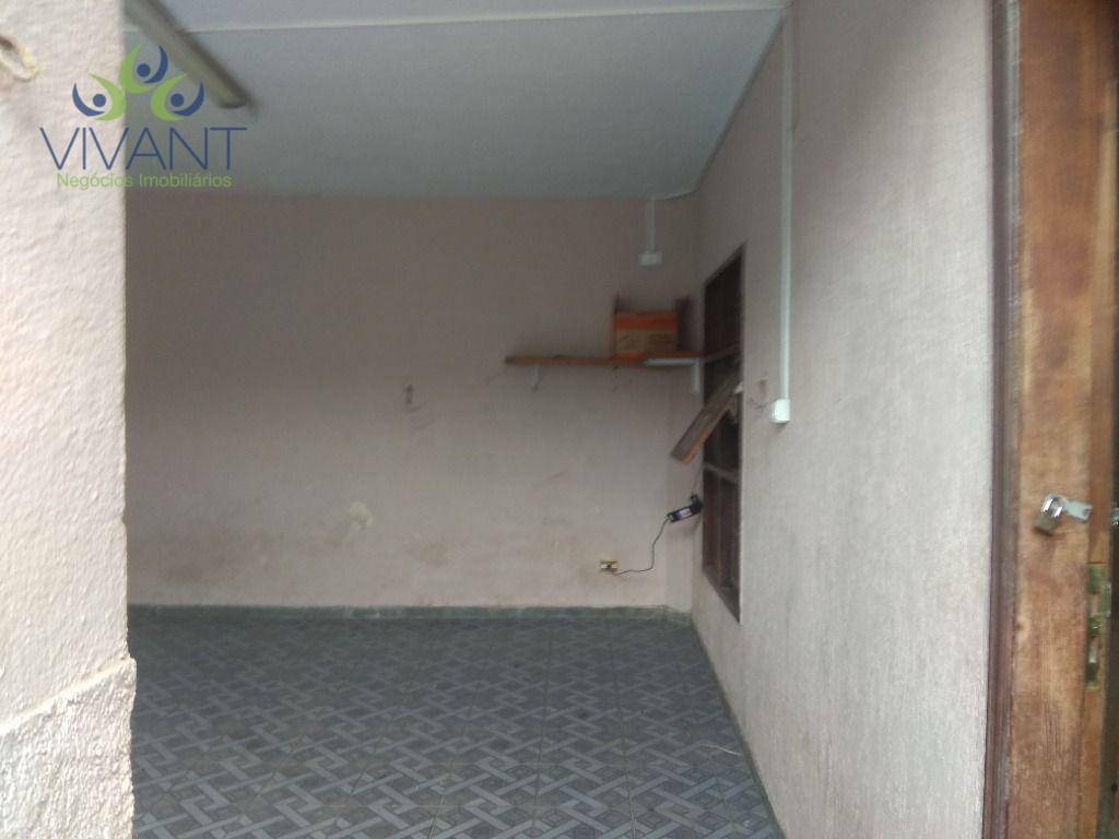 Casa para alugar com 2 quartos, 400m² - Foto 4