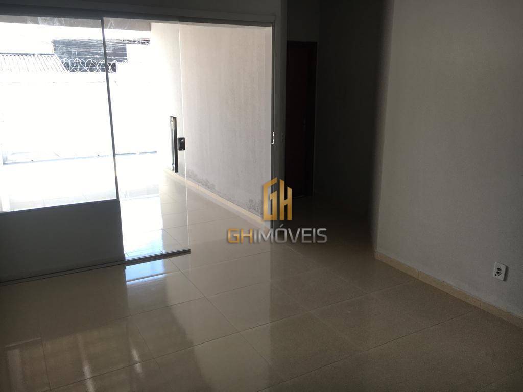 Casa à venda com 4 quartos, 172m² - Foto 2