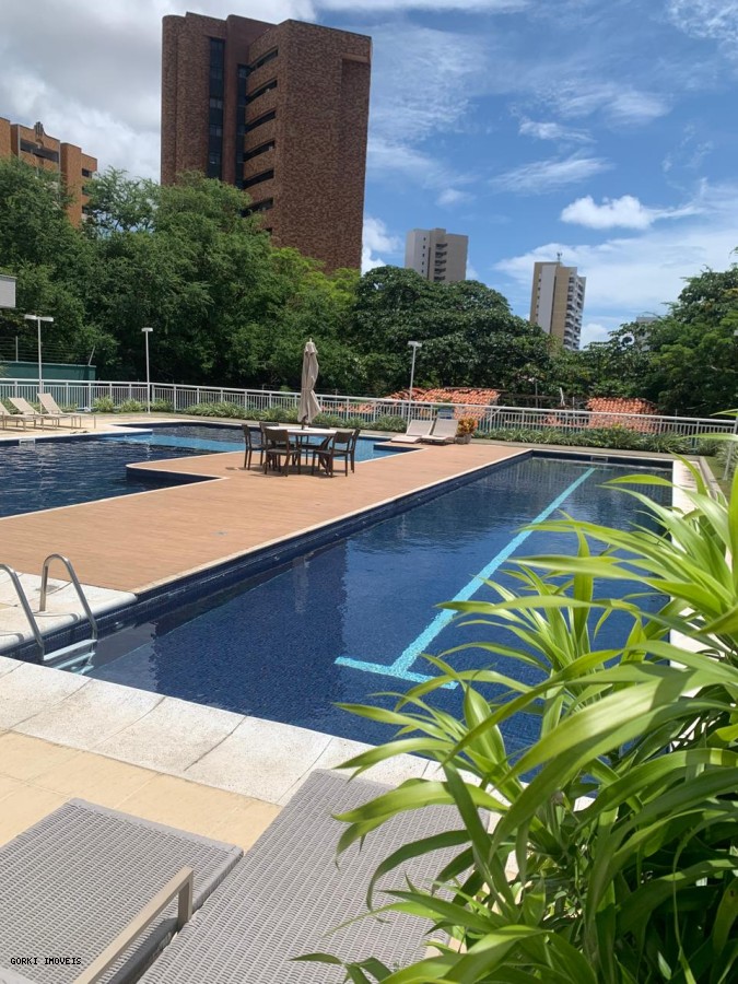Apartamento à venda com 3 quartos, 220m² - Foto 4