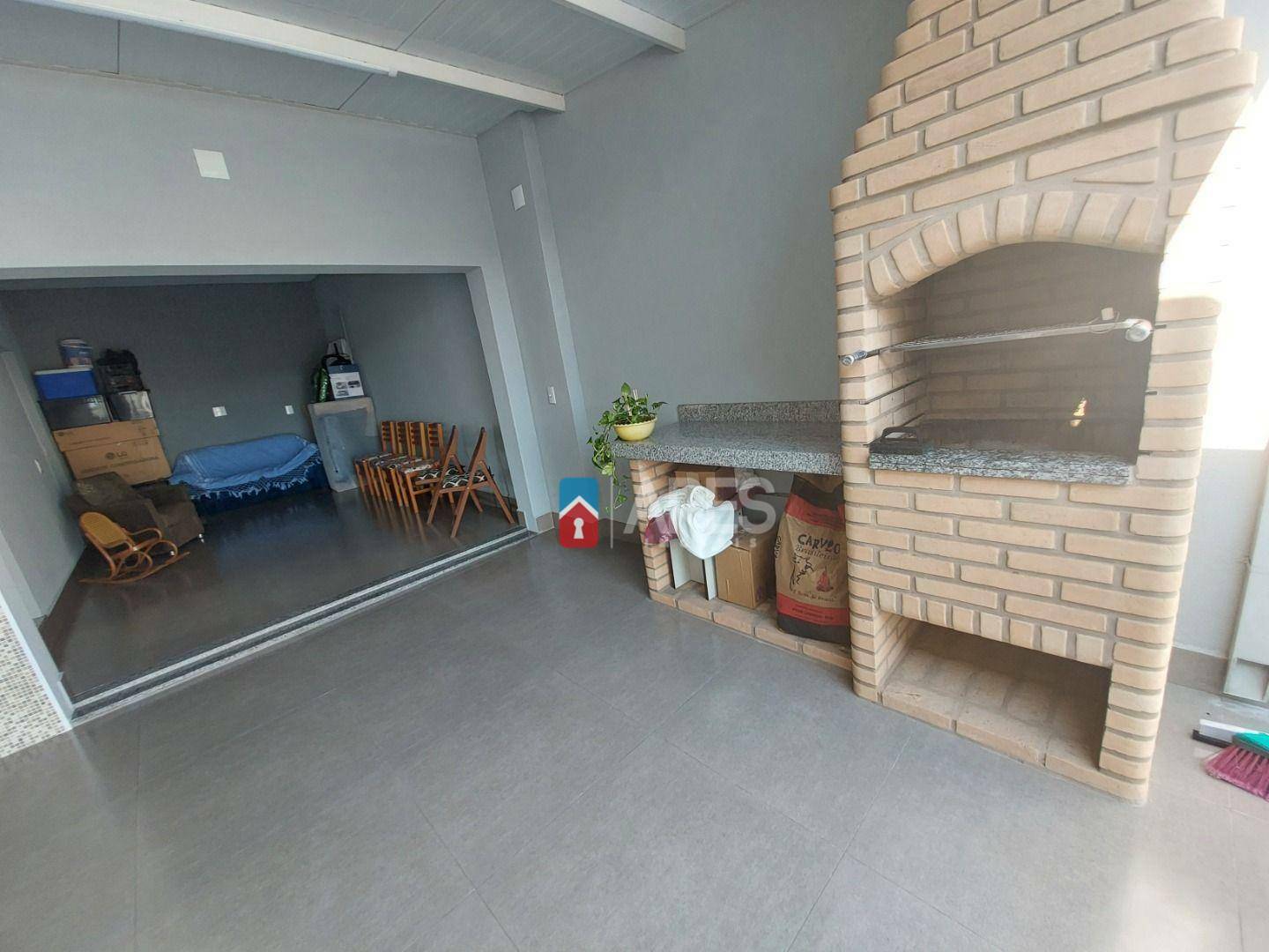 Casa à venda com 4 quartos, 205m² - Foto 9