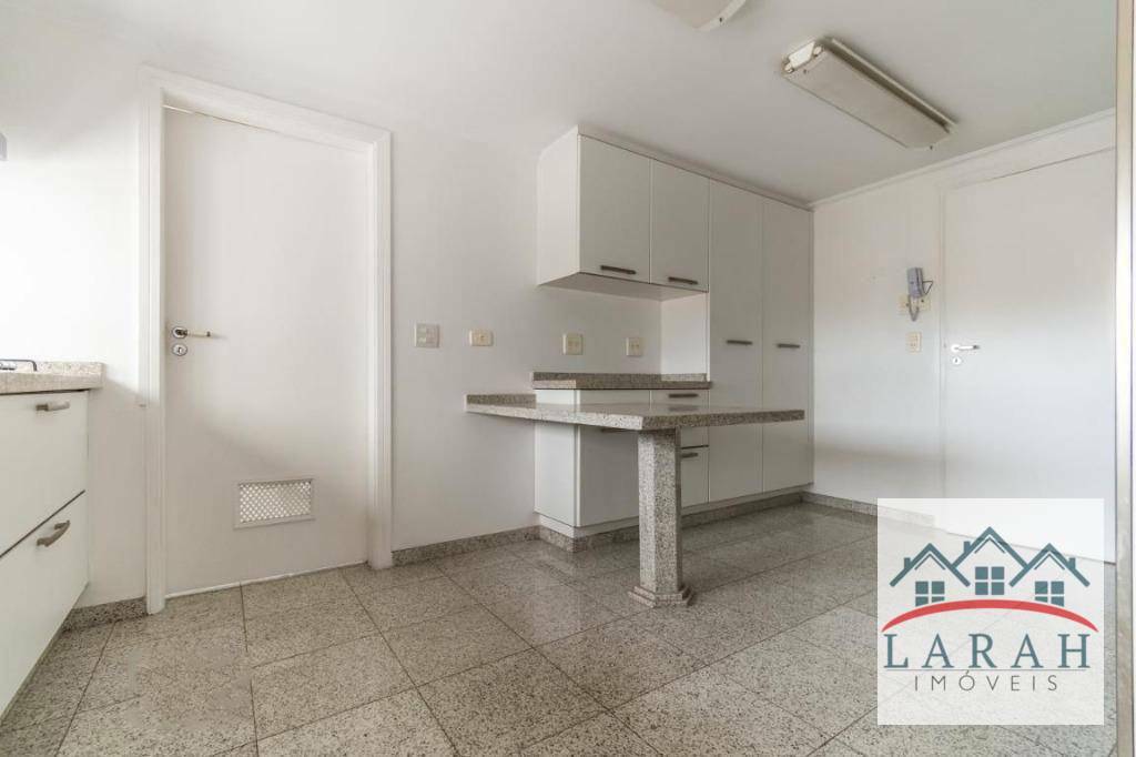 Apartamento para alugar com 4 quartos, 342m² - Foto 6