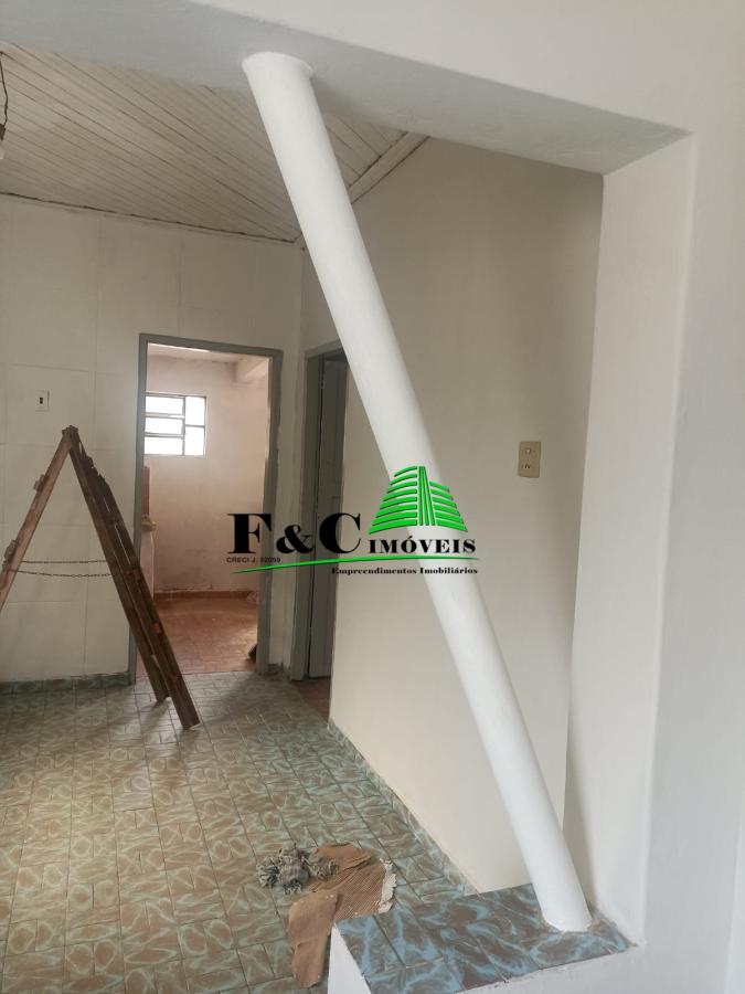 Casa à venda com 3 quartos, 250m² - Foto 1