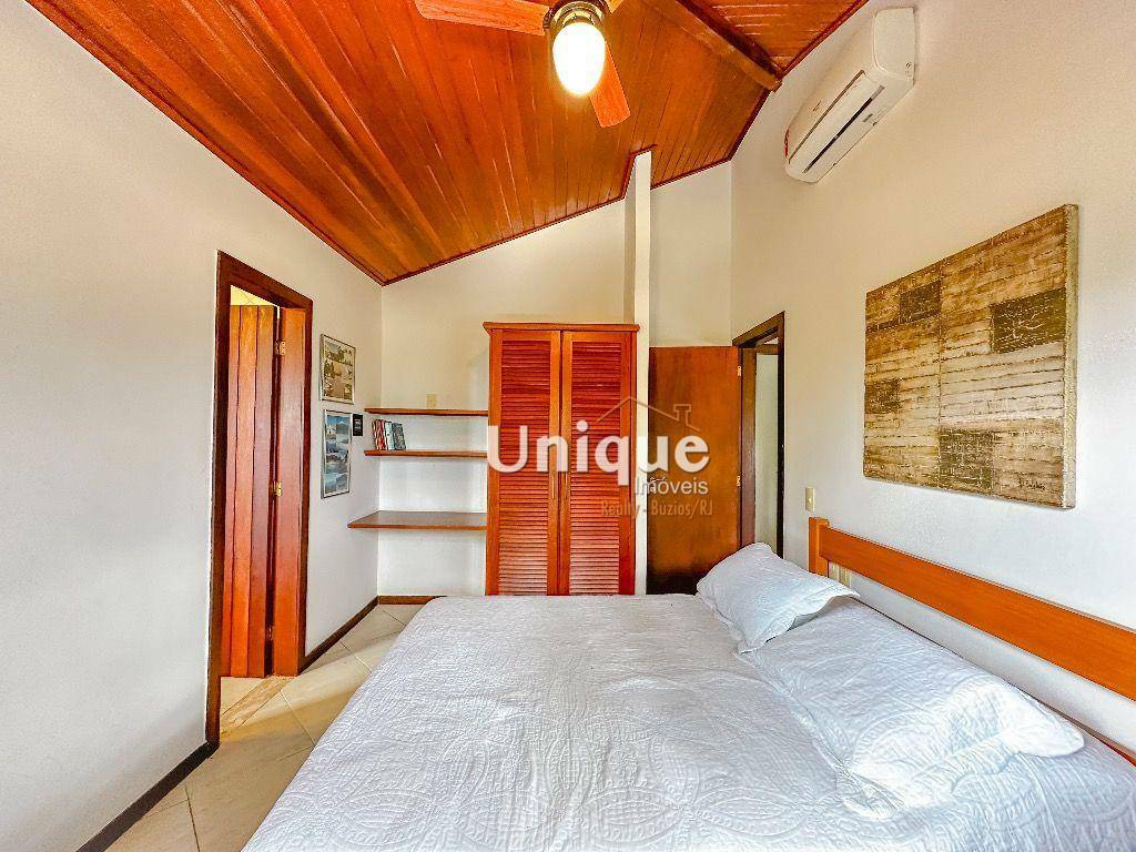 Casa de Condomínio à venda com 4 quartos, 220m² - Foto 32