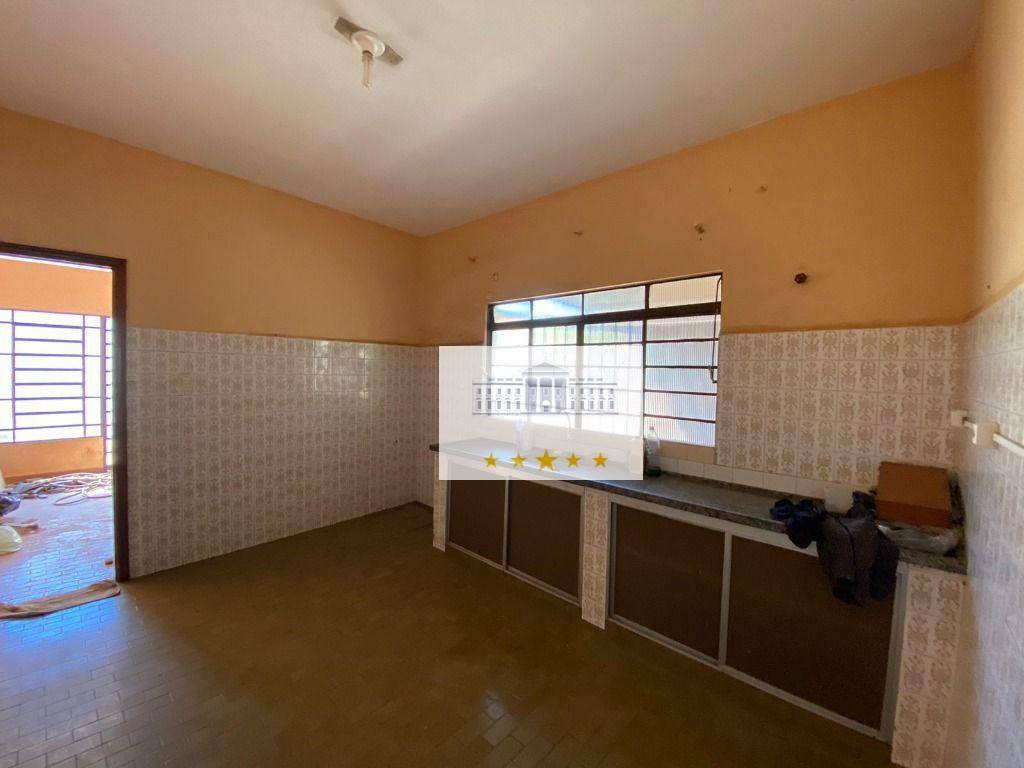 Casa à venda com 3 quartos, 160m² - Foto 3