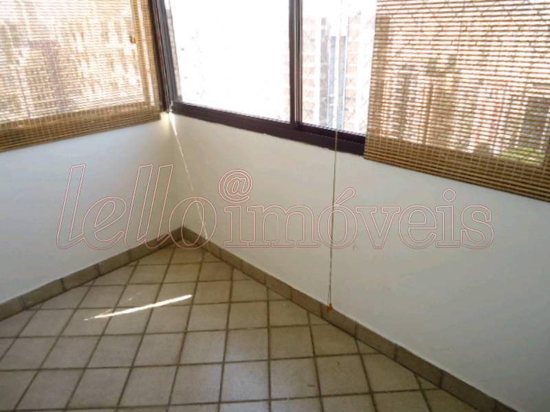 Apartamento para alugar com 3 quartos, 200m² - Foto 8