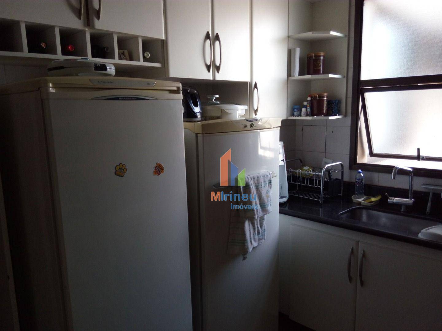 Apartamento à venda com 3 quartos, 100m² - Foto 11