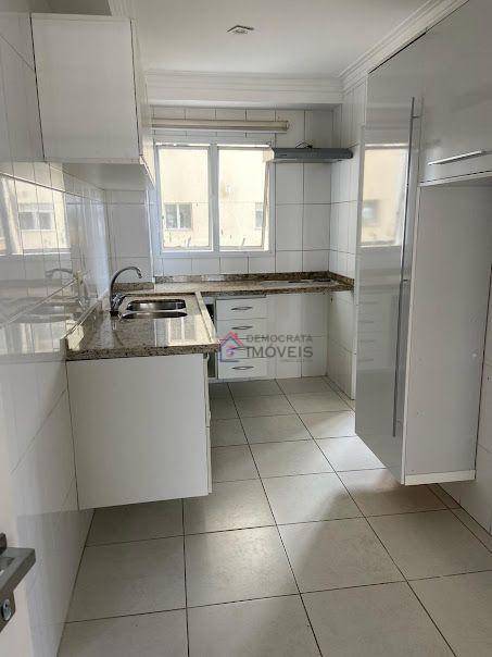 Apartamento à venda com 3 quartos, 114m² - Foto 7