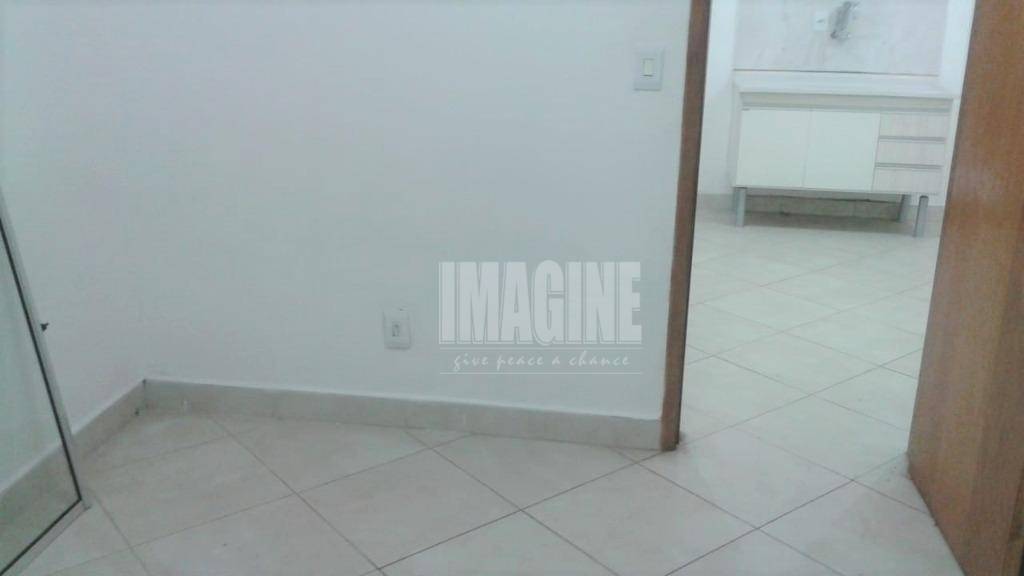 Apartamento para alugar com 2 quartos, 37m² - Foto 9