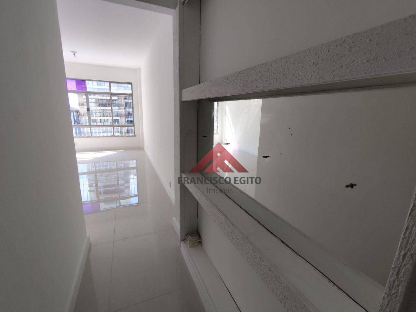 Apartamento à venda com 3 quartos, 105m² - Foto 3