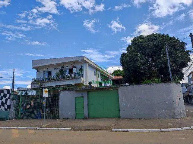 Casa à venda e aluguel com 3 quartos, 456m² - Foto 1