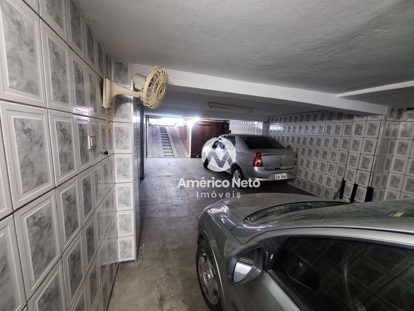 Casa à venda e aluguel com 3 quartos, 300m² - Foto 50