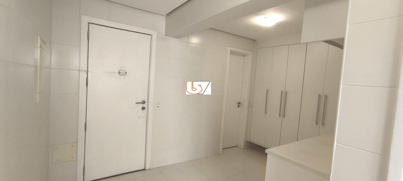 Apartamento para alugar com 3 quartos, 176m² - Foto 43