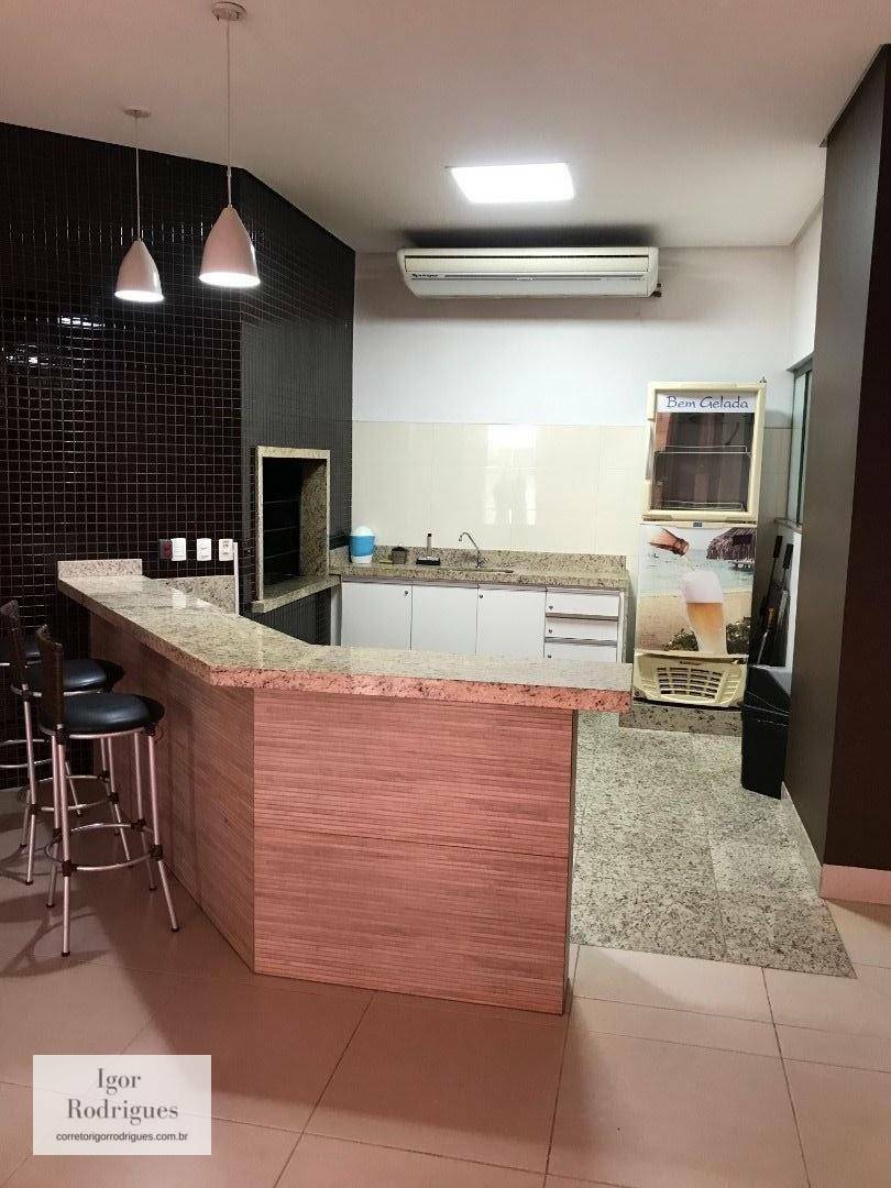 Apartamento à venda com 3 quartos, 136m² - Foto 1