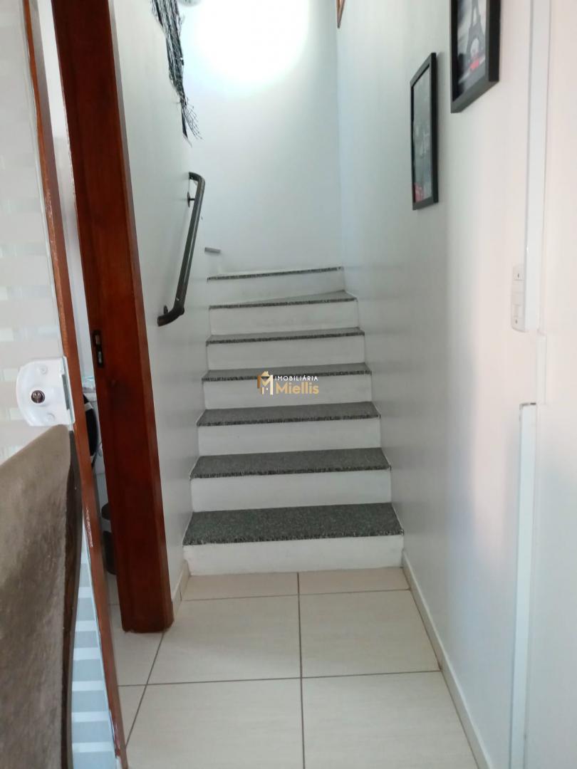 Casa à venda com 2 quartos, 77m² - Foto 9