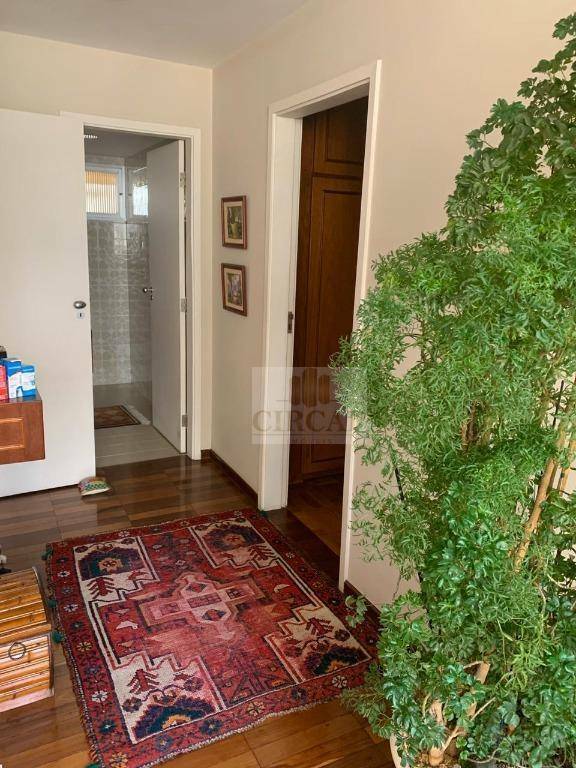 Apartamento à venda com 3 quartos, 180m² - Foto 5