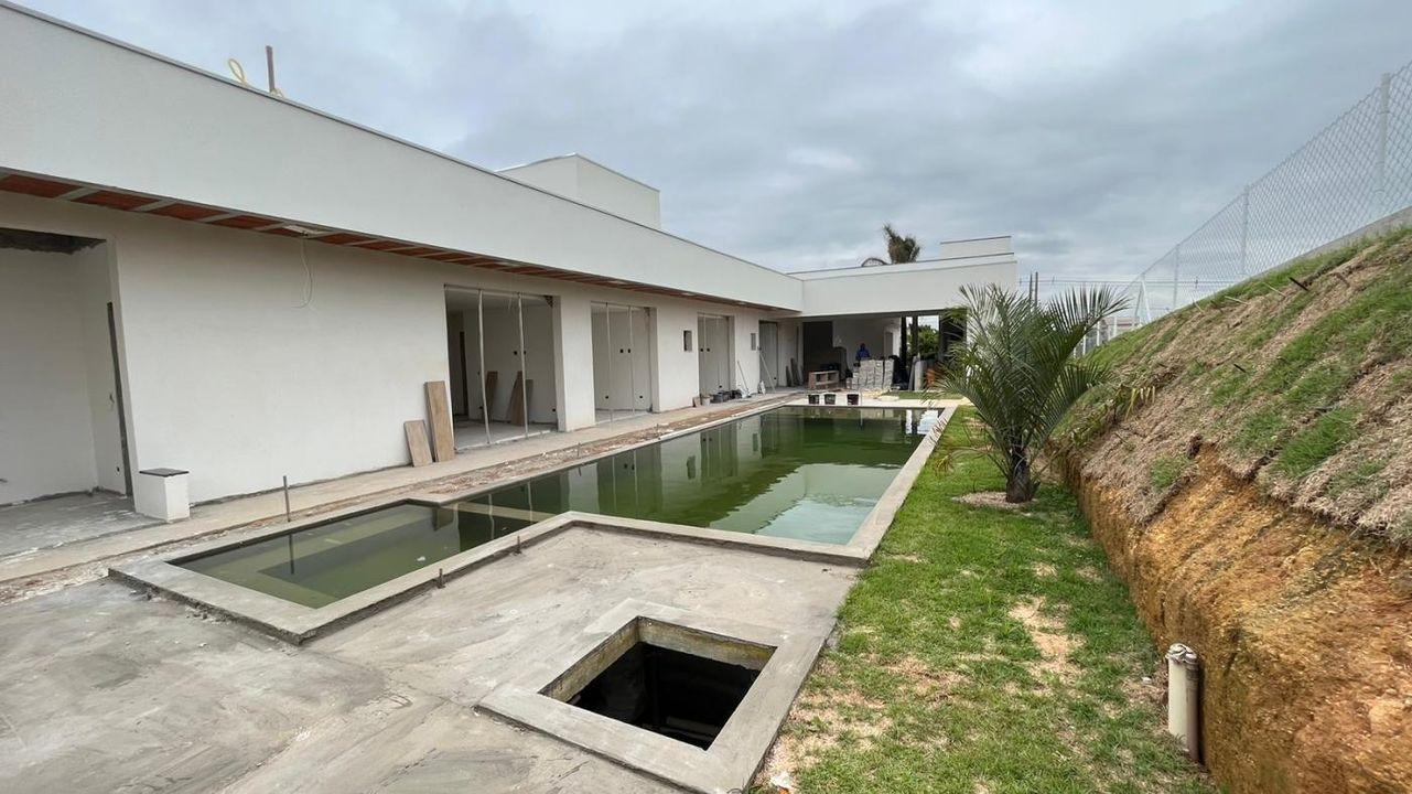 Casa de Condomínio à venda com 4 quartos, 600m² - Foto 1