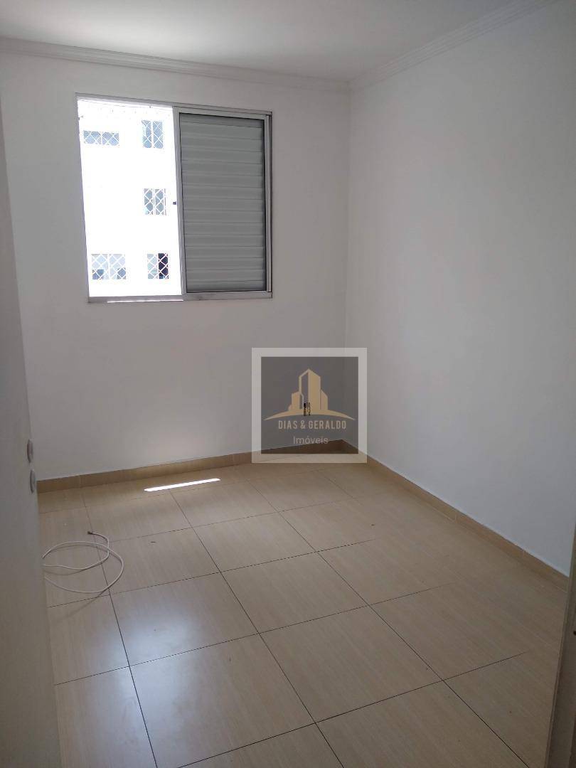 Apartamento para alugar com 2 quartos, 45m² - Foto 13