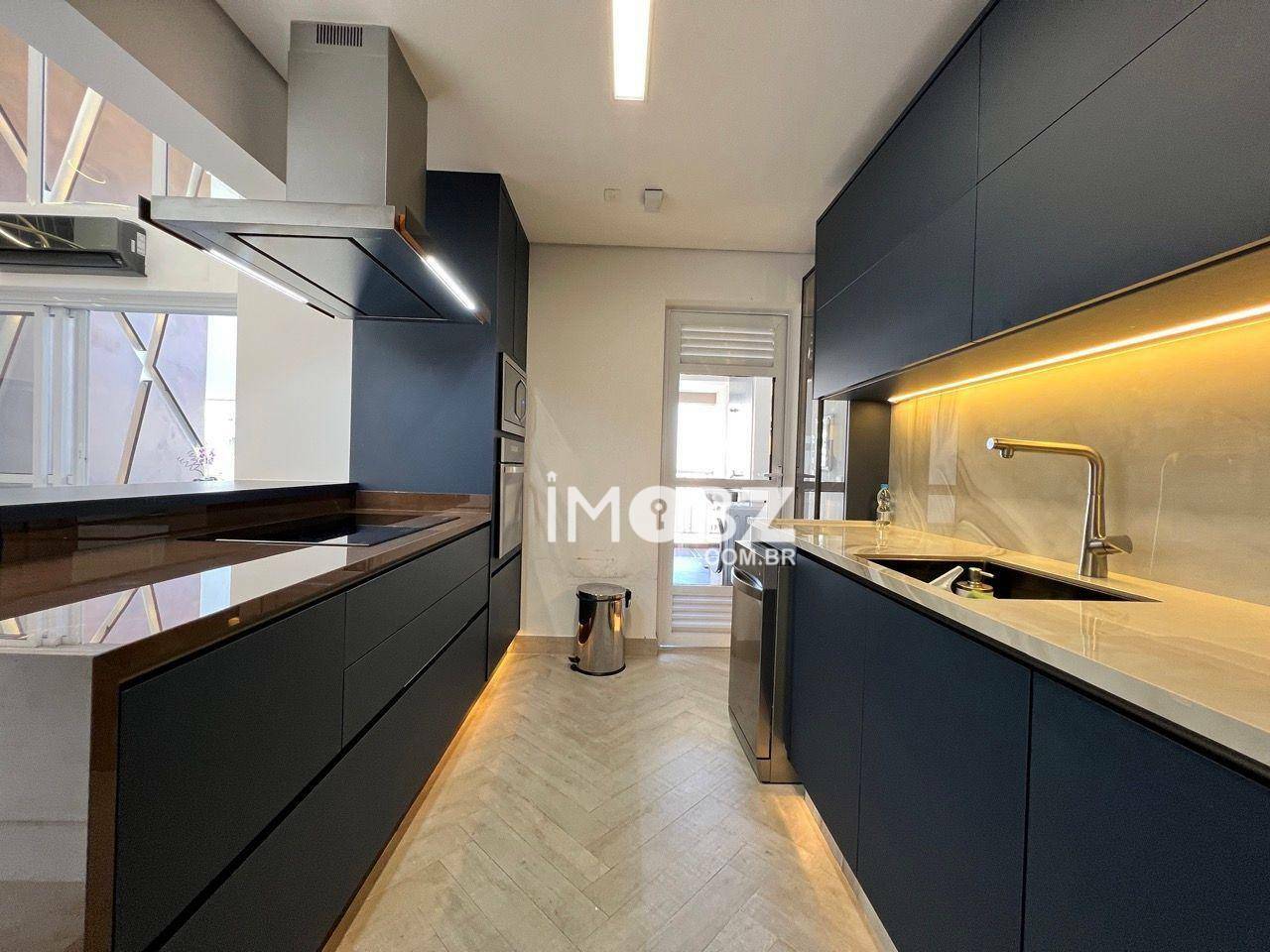 Apartamento à venda com 3 quartos, 168m² - Foto 11