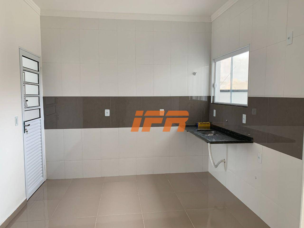 Casa à venda com 2 quartos, 65m² - Foto 5