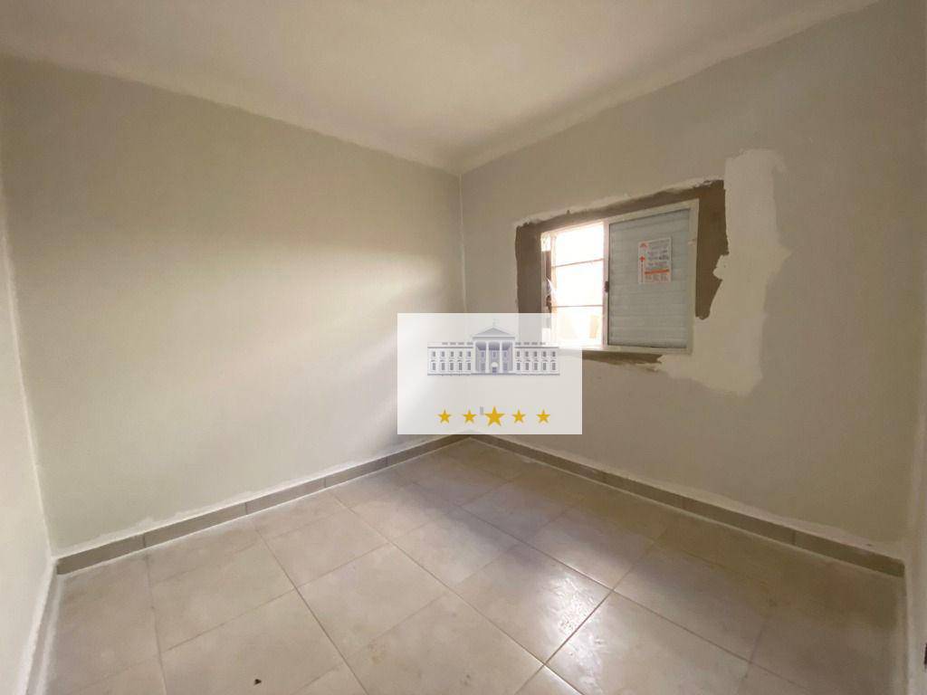 Casa à venda com 2 quartos, 53m² - Foto 1