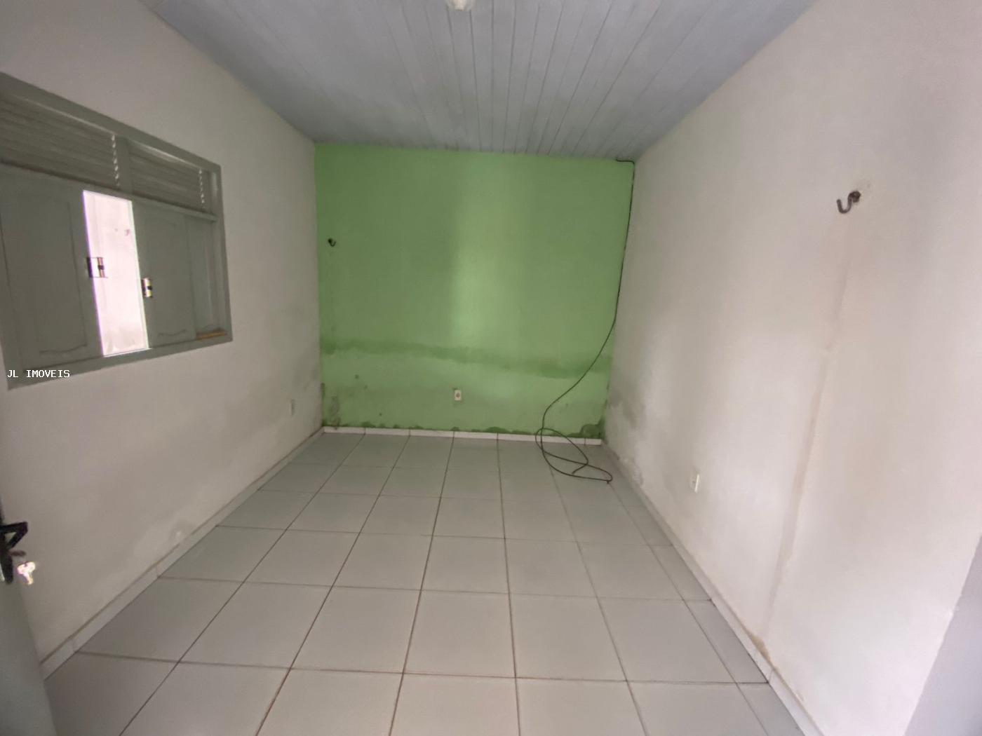 Casa à venda com 3 quartos, 200m² - Foto 2