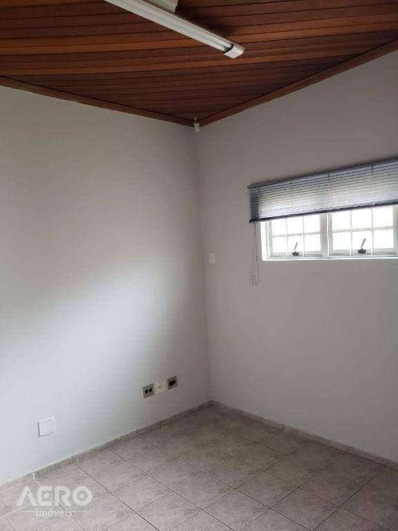 Casa para alugar com 3 quartos, 173m² - Foto 6