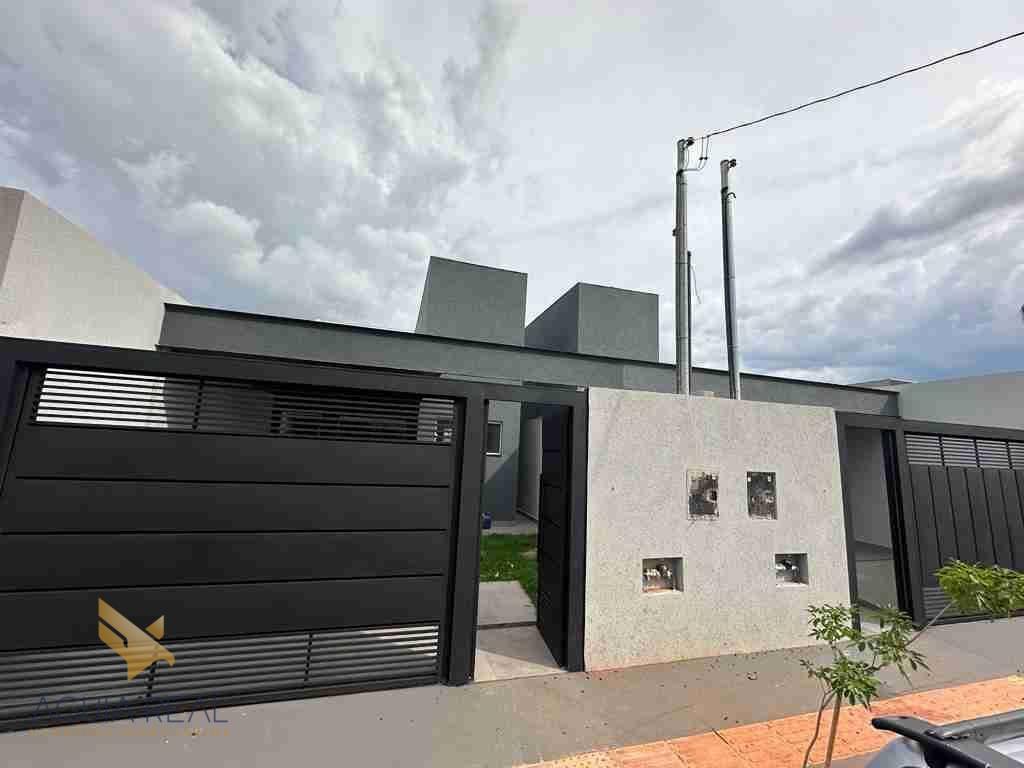 Casa à venda com 2 quartos, 82m² - Foto 1