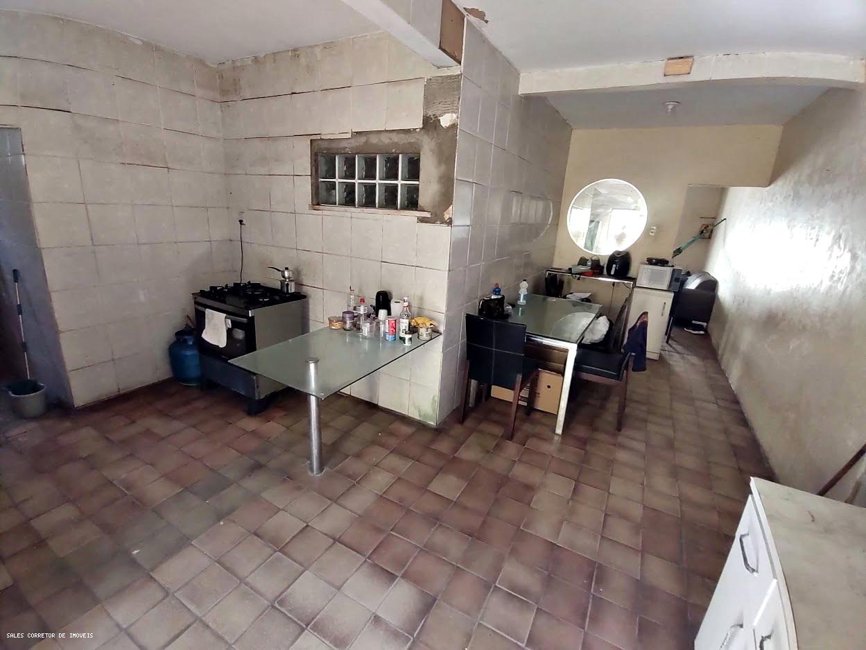 Casa à venda com 4 quartos, 200m² - Foto 10