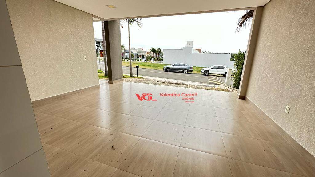 Casa de Condomínio para alugar com 3 quartos, 189m² - Foto 2