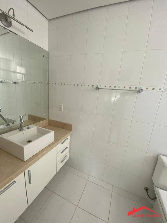 Apartamento para alugar com 3 quartos, 138m² - Foto 15