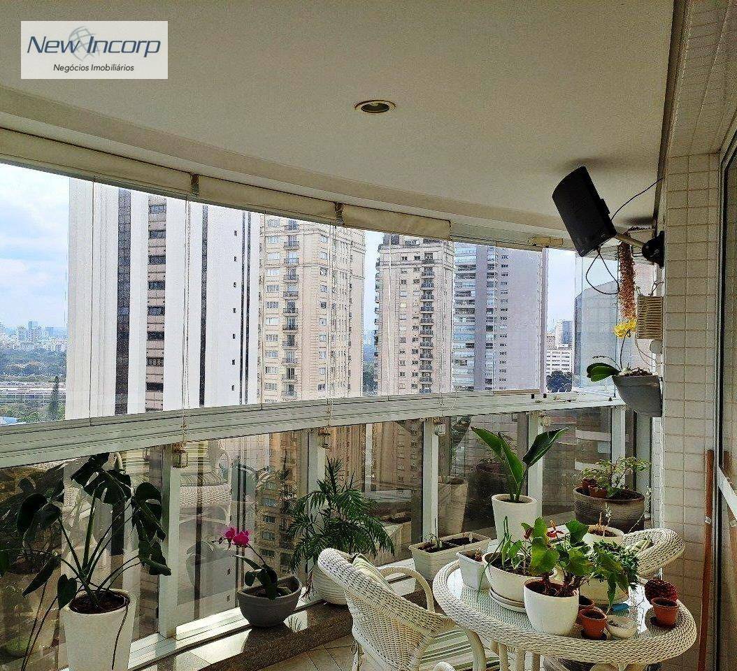 Apartamento à venda com 4 quartos, 186m² - Foto 1