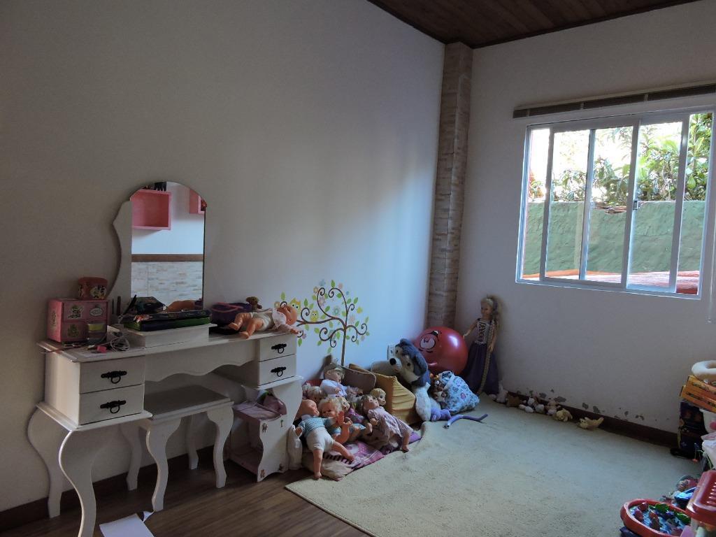 Casa à venda com 3 quartos, 240m² - Foto 11