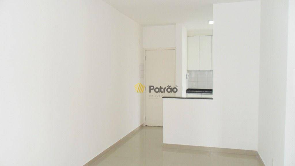 Apartamento para alugar com 2 quartos, 64m² - Foto 13