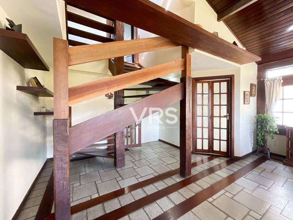 Casa à venda com 5 quartos, 220m² - Foto 28