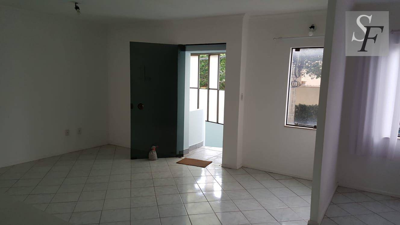 Casa para alugar com 3 quartos, 304m² - Foto 17