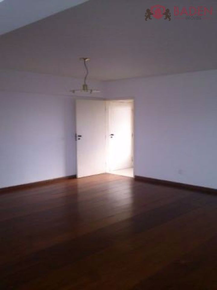 Apartamento à venda com 3 quartos, 98m² - Foto 3