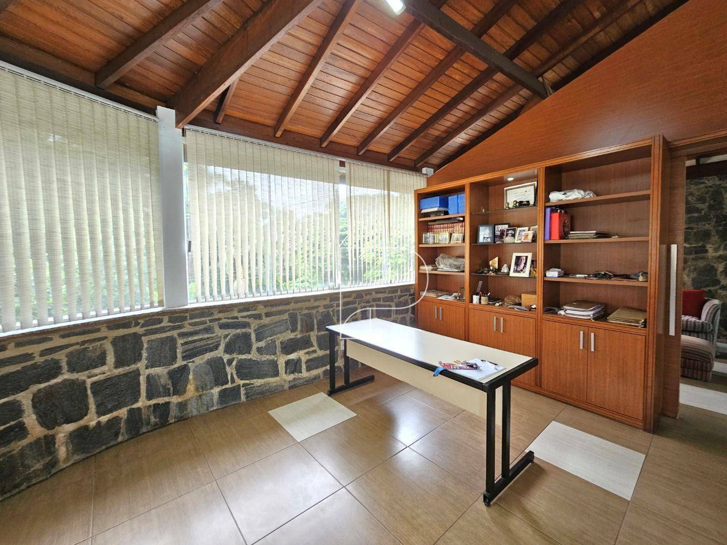 Casa à venda com 3 quartos, 250m² - Foto 3