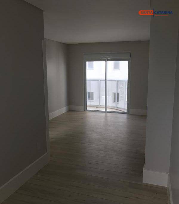 Apartamento à venda com 4 quartos, 237m² - Foto 21