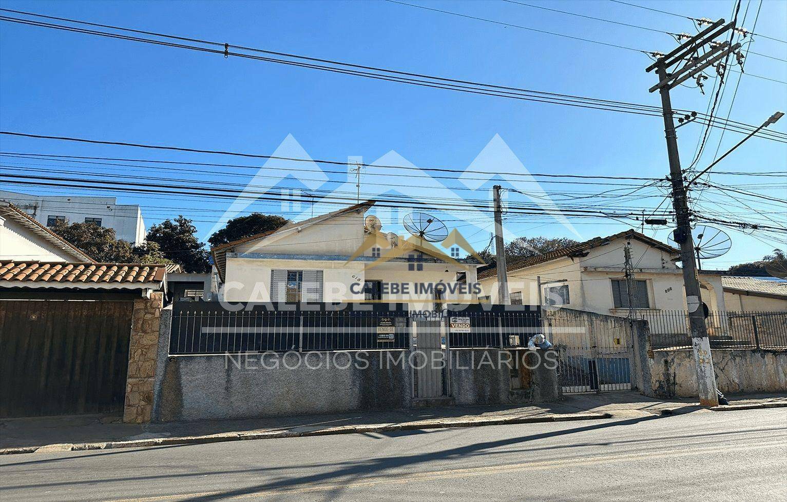 Casa à venda com 3 quartos, 155m² - Foto 1