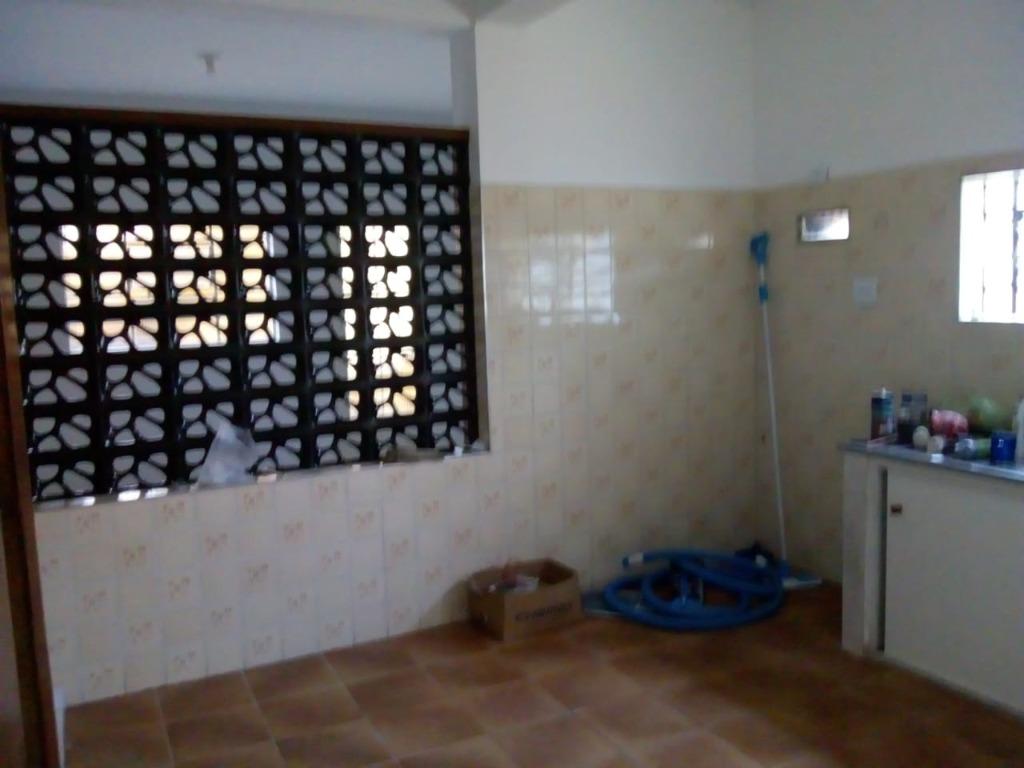 Casa à venda com 2 quartos, 180m² - Foto 9