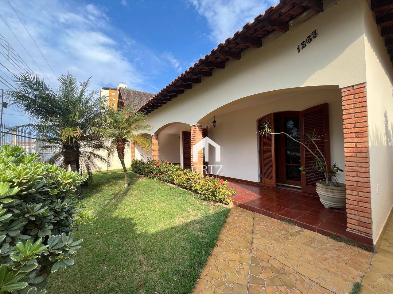 Casa, 3 quartos, 249 m² - Foto 2