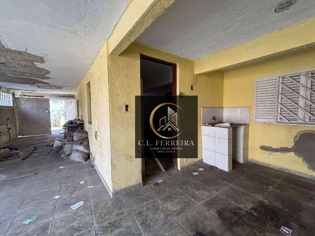 Casa à venda com 5 quartos, 332m² - Foto 4