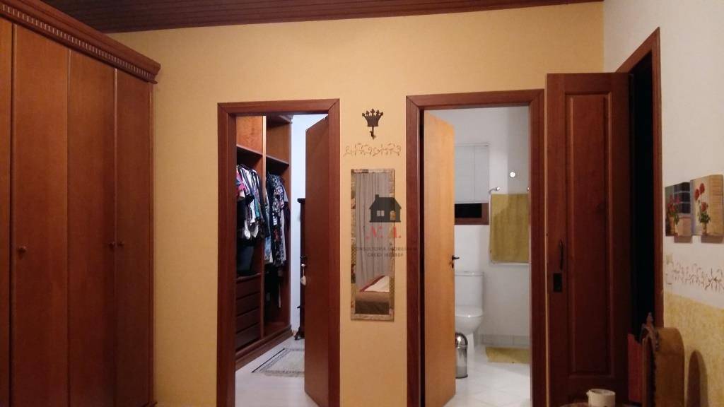 Casa à venda com 4 quartos, 320m² - Foto 17